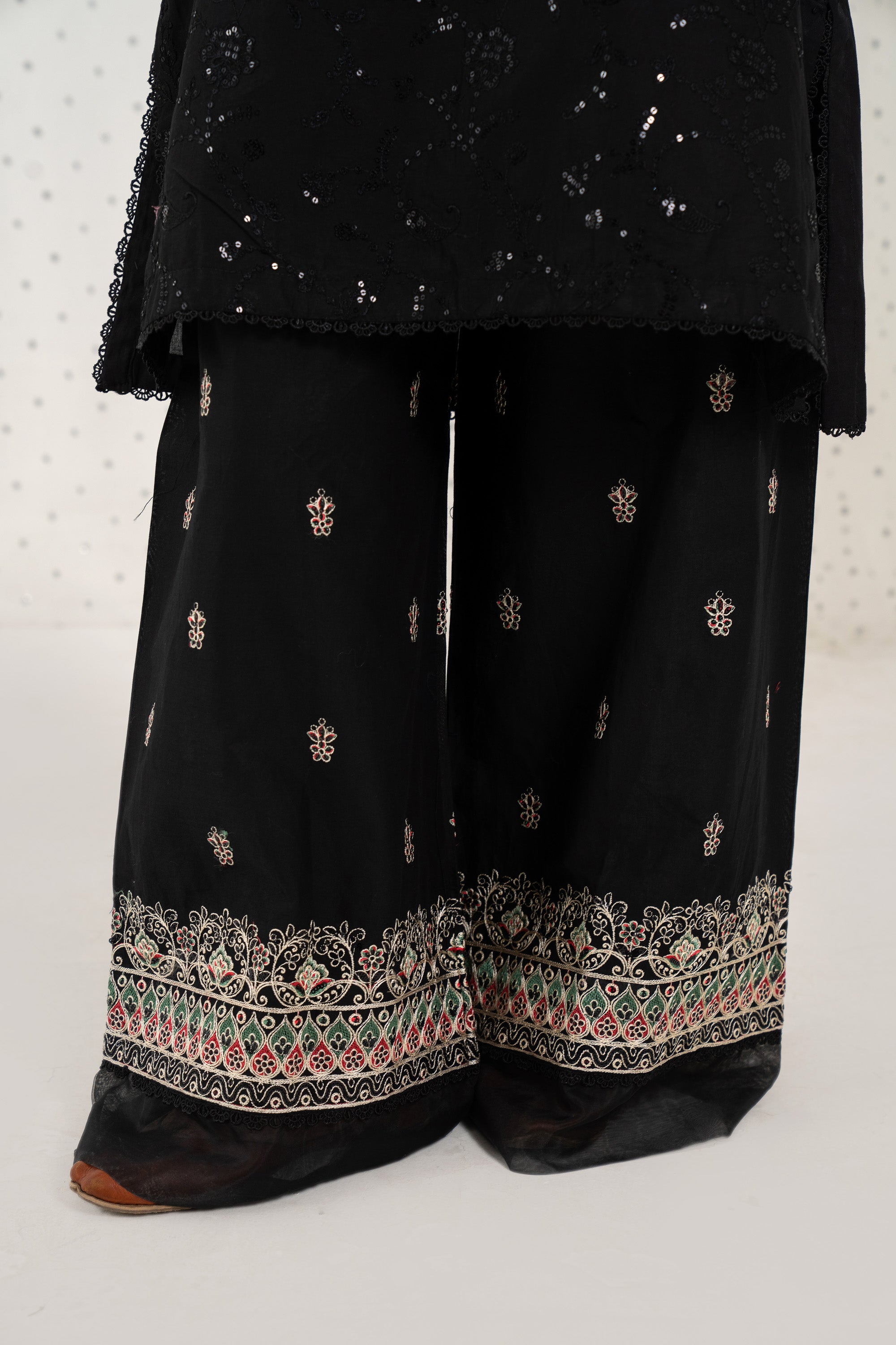 Midnight Noir – Embroidered 2PC Pret Set