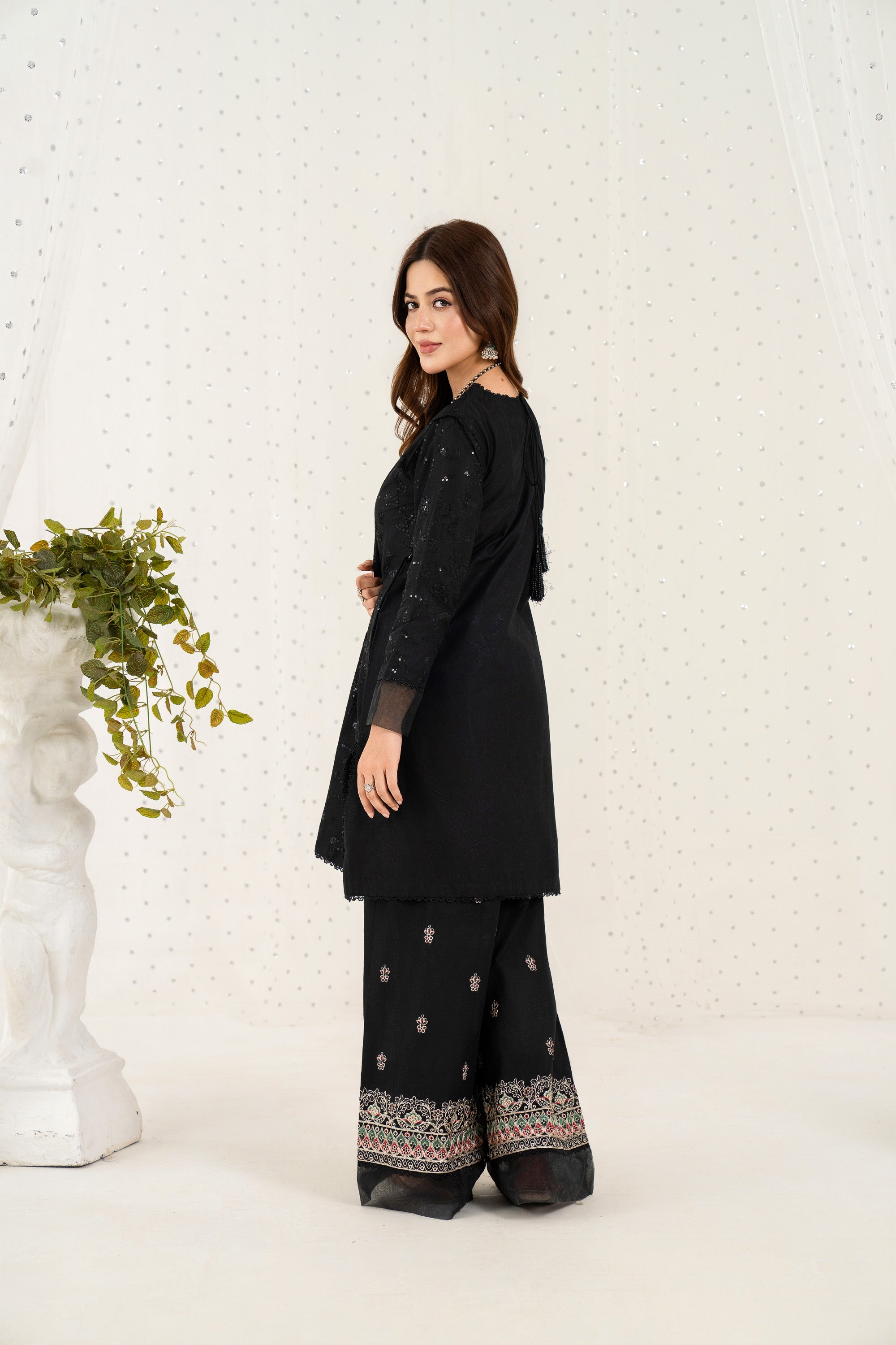 Midnight Noir – Embroidered 2PC Pret Set